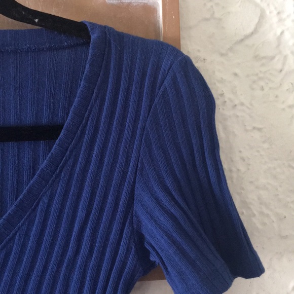 PST Top. Like New! - Picture 4 of 5